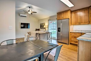 Apartment (1 Bedroom) | Interior - Walk to Main Street Eats: Remodeled Saluda Apt (Saluda)