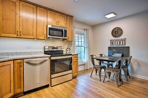 Apartment (1 Bedroom) | Interior - Walk to Main Street Eats: Remodeled Saluda Apt (Saluda)