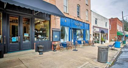 Walk to Main Street Eats: Remodeled Saluda Apt