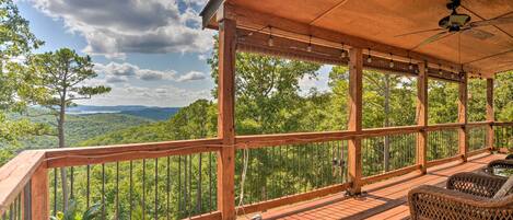 House (4 Bedrooms) | Terrace/patio