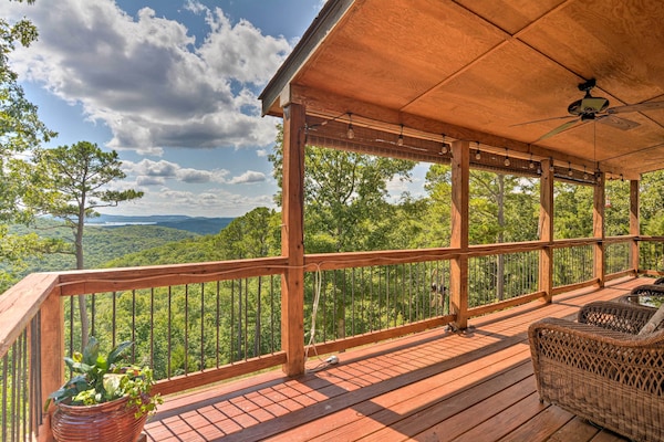 Spacious Log Cabin W/ Fire Pit & Game Room! - Table Rock Lake