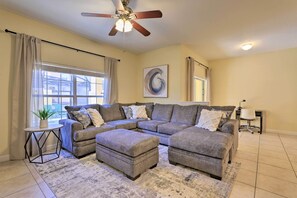 TV - Poolside Oasis in Paradise Palms: 6 Mi to Disney! (Kissimmee)