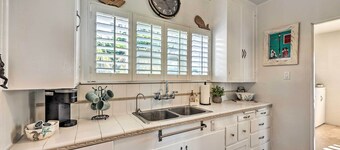 Picturesque Ventura Retreat: Steps to Shore!