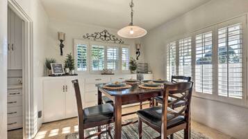 House (1 Bedroom) | Interior