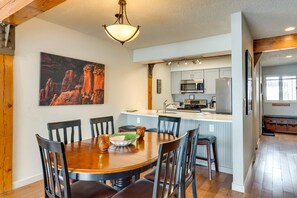 Dining - Crested Butte Vacation Rental: Walk to Ski Slopes! (Crested Butte)