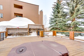 Property grounds - Crested Butte Vacation Rental: Walk to Ski Slopes! (Crested Butte)