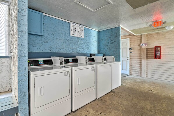 Apartment (1 Bedroom) | Interior - Corpus Christi Condo w/ Community Amenities! (Corpus Christi)