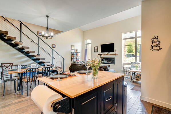 Apartment (2 Bedrooms) | Interior - Steps to Conquest Ski Lift: Granby Home w/ Grill (Granby)