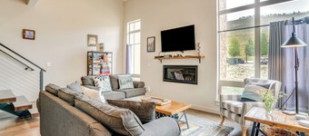 Steps to Conquest Ski Lift: Granby Home w/ Grill