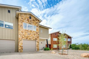 Apartment (2 Bedrooms) | Interior - Steps to Conquest Ski Lift: Granby Home w/ Grill (Granby)