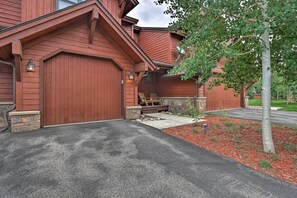 Apartment (3 Bedrooms) | Interior - Private Hot Tub: Family Townhome in Breckenridge (Breckenridge)