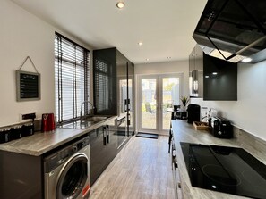 Family Townhome | Private kitchen