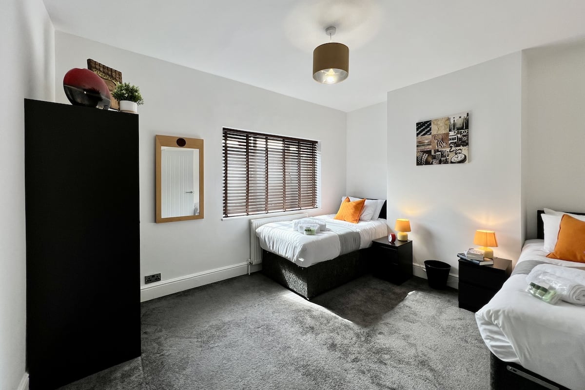 3 habitaciones, tabla de planchar con plancha y wifi gratis