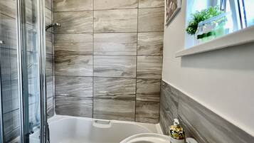 Family Townhome | Bathroom | Soap, shampoo