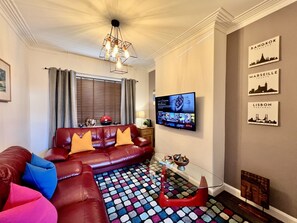 Family Townhome | Living area - Johnson House  (Cleethorpes)