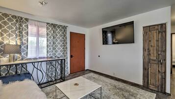 Cottage (2 Bedrooms) | Interior