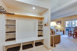 Interior - Breckenridge Condo w/ Spa Access: Walk to Ski Lift (Breckenridge)