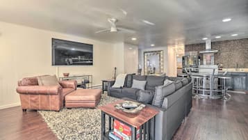 Apartment (2 Bedrooms) | Front of property