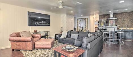 Apartment (2 Bedrooms) | Front of property