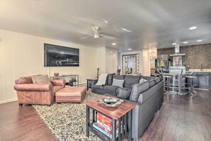 Apartment (2 Bedrooms) | Front of property