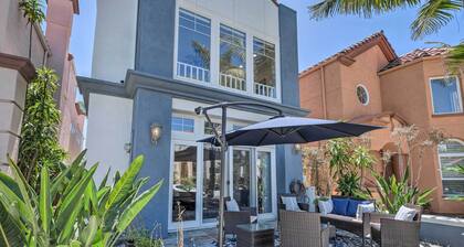 Oceanside Home w/ Rooftop Patio - Steps to Beach!