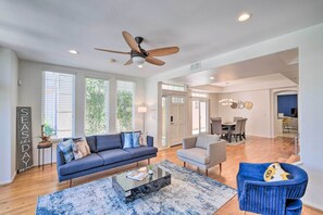 Interior - Oceanside Home w/ Rooftop Patio - Steps to Beach! (Oceanside)