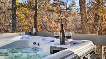 ุงูู
ูุดุฃุฉ ู
ู ุงูุฏุงุฎู