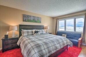 Apartment (3 Bedrooms) | Interior - Walk to Ski Lift: Mtn-view Granby Ranch Condo (Granby)