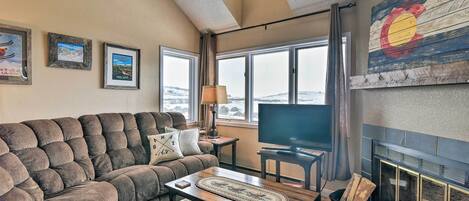 Apartment (3 Bedrooms) | Front of property