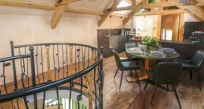 Becket's Barn