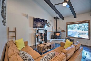 Apartment (3 Bedrooms) | Interior - Epic Mammoth Lakes Getaway w/ Shared Pool, Hot Tub (Mammoth Lakes)