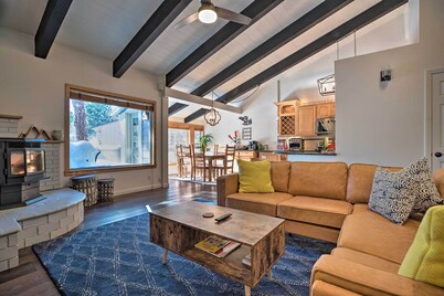 Epic Mammoth Lakes Getaway w/ Shared Pool, Hot Tub