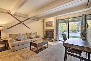 Interior - Lakefront Condo w/ Mtn Views in Dillon! (Dillon)