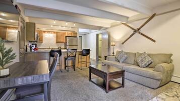 Apartment (2 Bedrooms) | Front of property