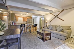 Apartment (2 Bedrooms) | Front of property