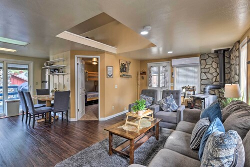 Cozy Cabin w/ Deck - Near Lake Arrowhead!