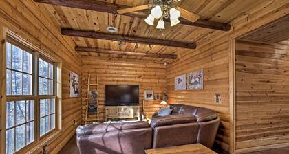 Viola Lakefront Escape w/ 3 Kayaks & Paddle Board