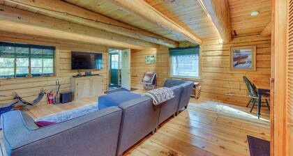 Historic Century-old Cabin in Downtown Hope
