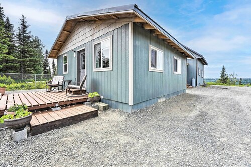 Secluded Kenai Peninsula Cottage in Ninilchik