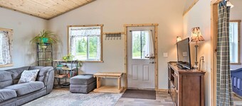 Secluded Kenai Peninsula Cottage in Ninilchik