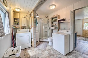 Interior - Secluded Kenai Peninsula Cottage in Ninilchik (Ninilchik)