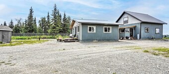 Secluded Kenai Peninsula Cottage in Ninilchik
