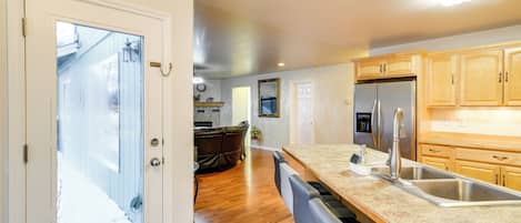 House (4 Bedrooms) | Interior