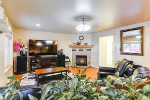 House (4 Bedrooms) | Front of property
