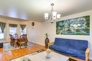House (4 Bedrooms) | Interior