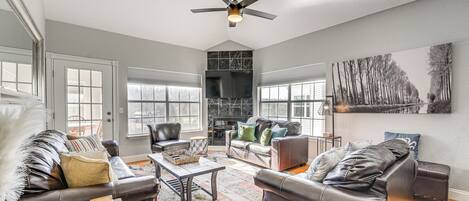 Apartment (3 Bedrooms) | Front of property