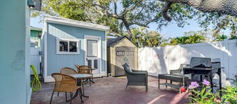 Indian Rocks Beach Retreat, Walk to Beaches!