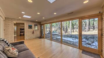 Cottage (2 Bedrooms) | Interior