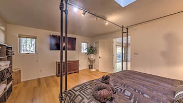 Cottage (2 Bedrooms) | Interior