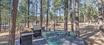 Ruidoso Getaway w/ Deck - 16 Mi to Ski Apache